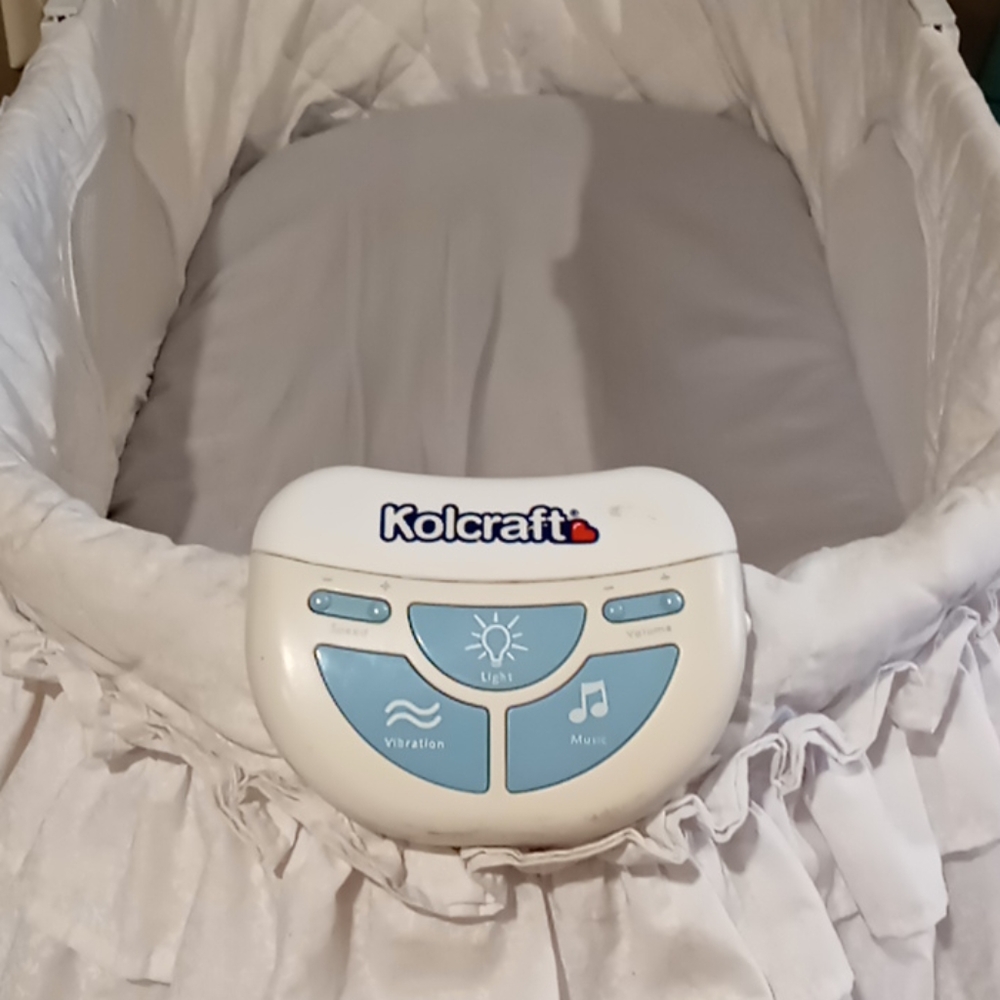 Bassinet - Picture 2 of 3